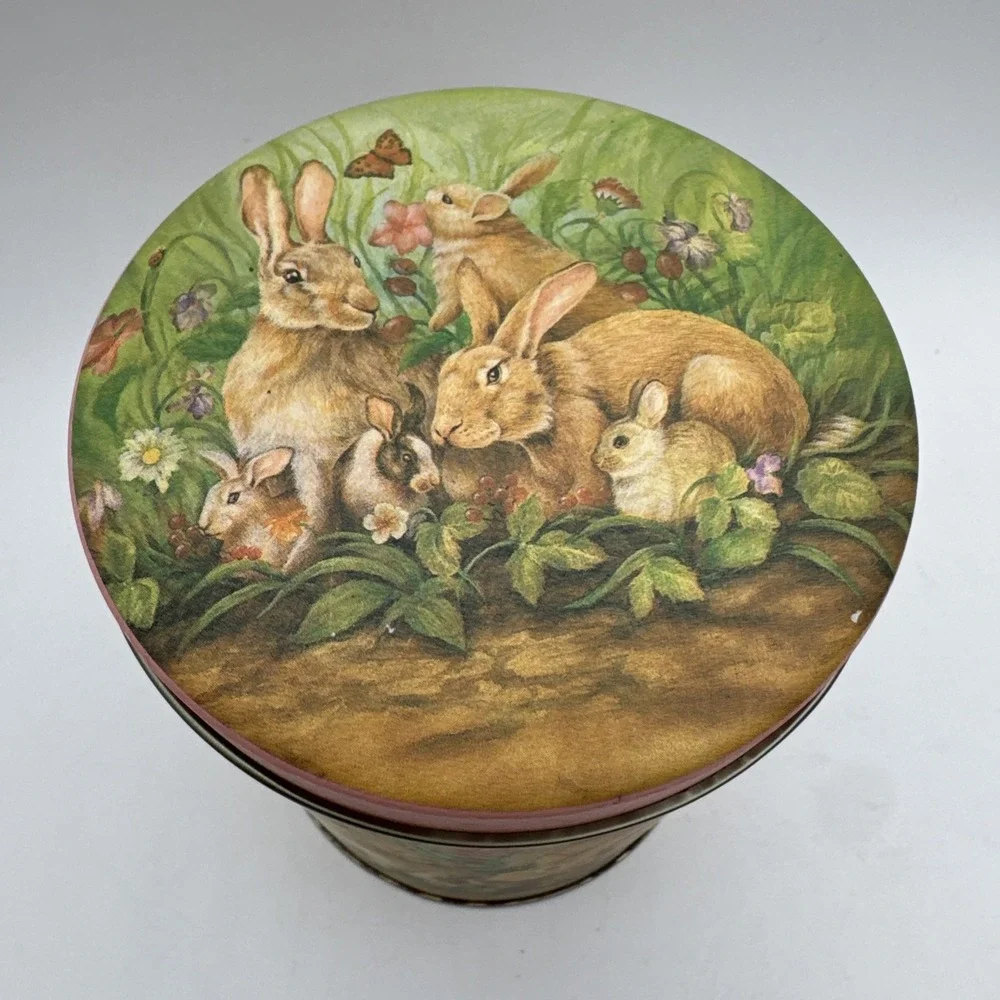 Easter Storage Tin‎ Container Cookie Treat Bunny Rabbit Family Vintage 90s Lid